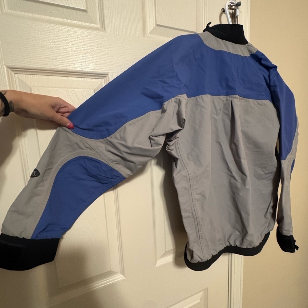 Men's Blue and Gray Jacket - Picture 3 of 10